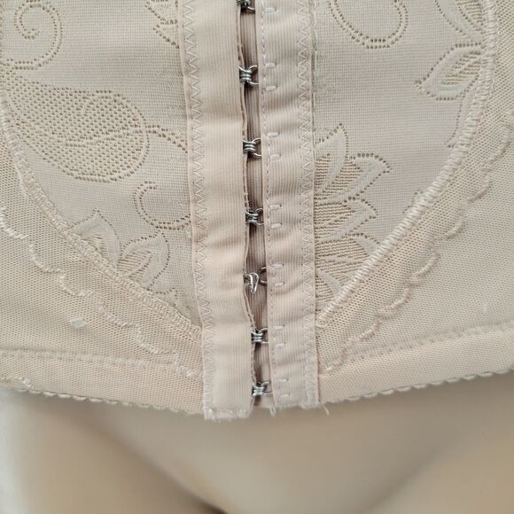 Nude/ Tan Underbust Shapewear with Front Closure Plus Size 2X - Picture 4 of 16
